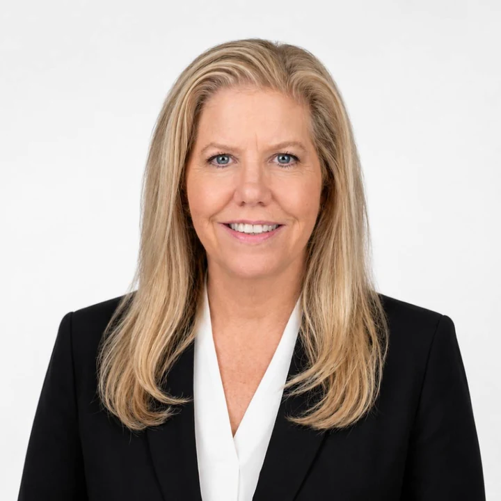 Paige Martinez, Phoenix mortgage broker